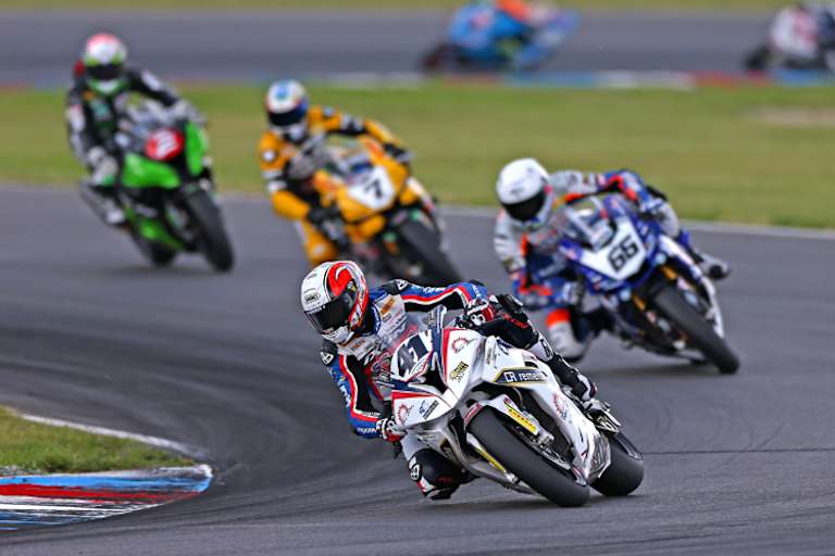 Der Franzose führt im Rennen und in der Meisterschaft