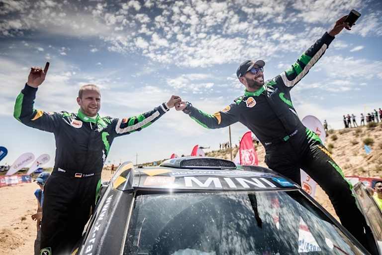 Timo Gottschalk (li.) und Yazeed Al-REahi freuen sich über P2