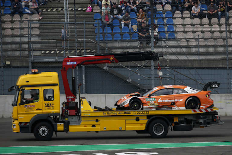 Jamie Greens Auto wird abgeschleppt