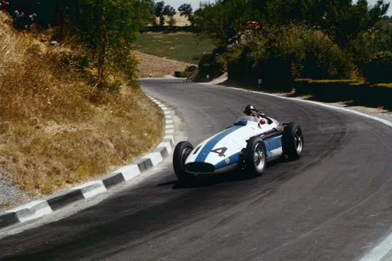 Masten Gregory mit seinem Maserati 250F in Pescara 1957
