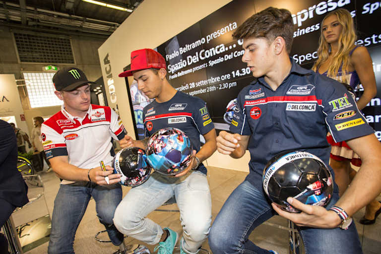 Lowes, Bastianini und Di Giannantonio erfüllten die Autogramm-Wünsche der Fans