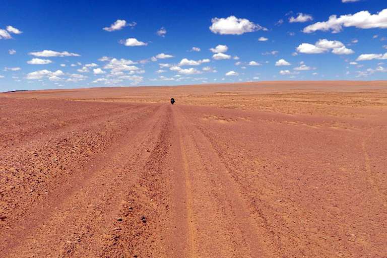 Weite Steppen und Wüsten erwarten die Fahrer der GS Trophy in der Mongolei