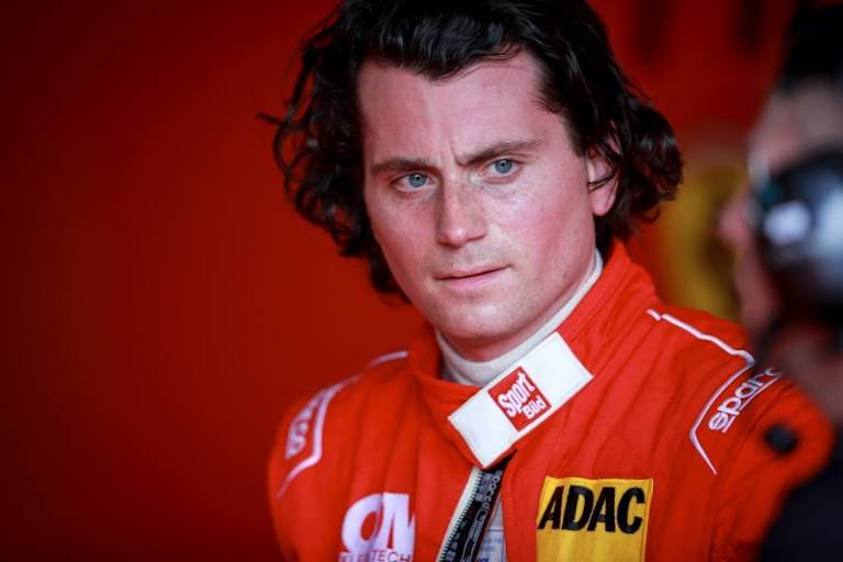 Roter Overall: Luca Ludwig