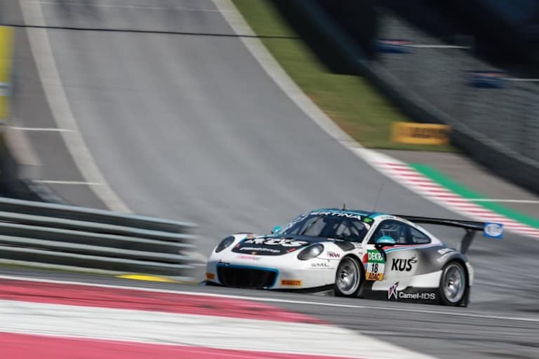Ein Porsche 911 GT3 R vom Team 75 Bernhard