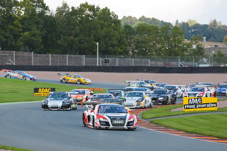 van der Linde führt nach dem Start