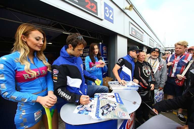 Sylvain Guintoli und Alex Lowes konnten in Donington nur Autogramme schreiben