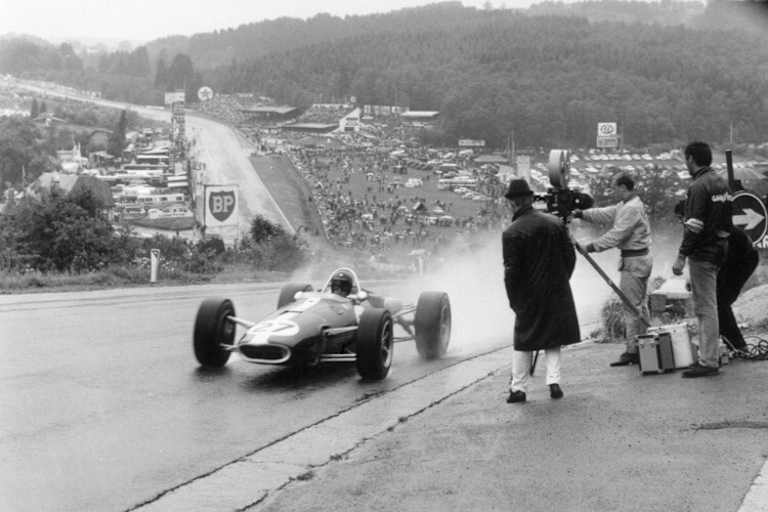 Gurney in Belgien 1966: Gesucht – Pinkelgelegenheit