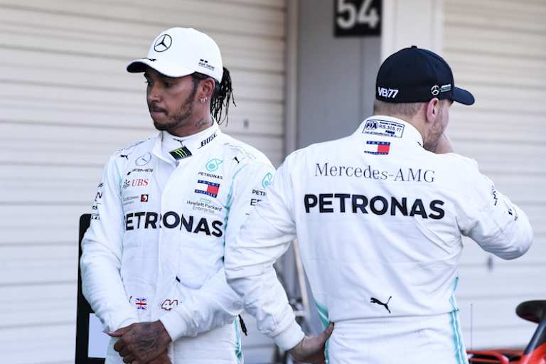 Polesetter Lewis Hamilton und sein Mercedes-Teamkollege Valtteri Bottas teilen sich die erste Startreihe