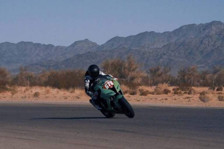 Der Champion rückte im Frühjahr auf einer Kawasaki aus