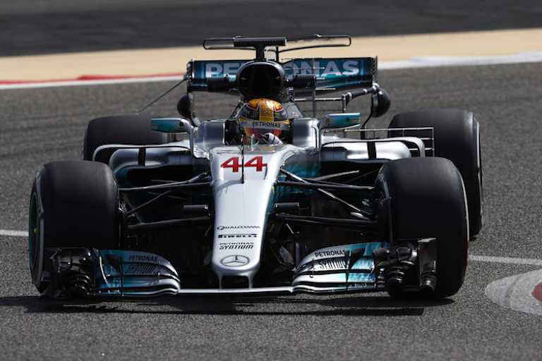 Lewis Hamilton gibt Gas: Drittbeste Zeit am ersten Bahrain-Testtag