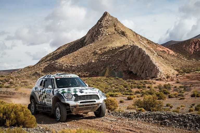 Starkes Debüt von Mikko Hirvonen