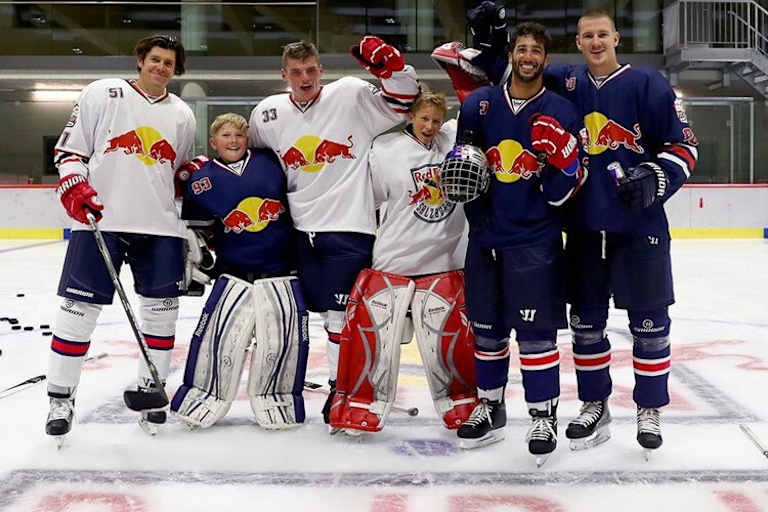Vor dem Österreich-GP auf dem Eishockey-Feld