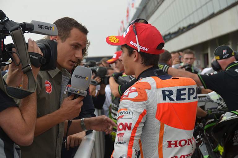 Ab dem Jerez-GP wird Sport1 mit Alex Hofmann wieder im Parc Fermé vor Ort sein