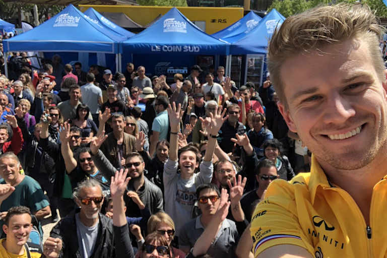 Nico hatte Spass am Bad in der Menge