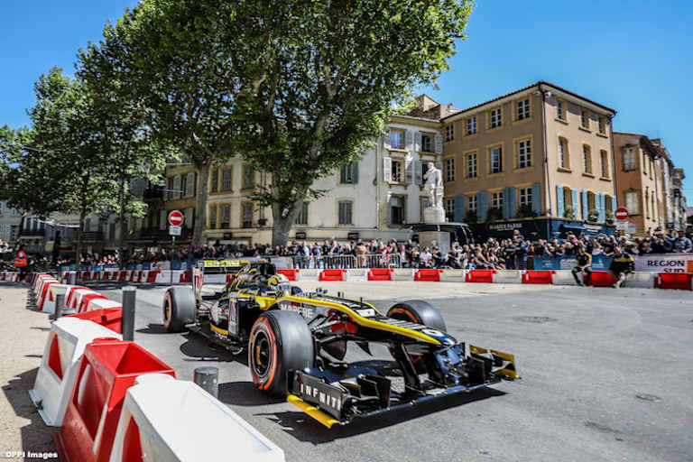 Der Deutsche gab im E20 Gas   