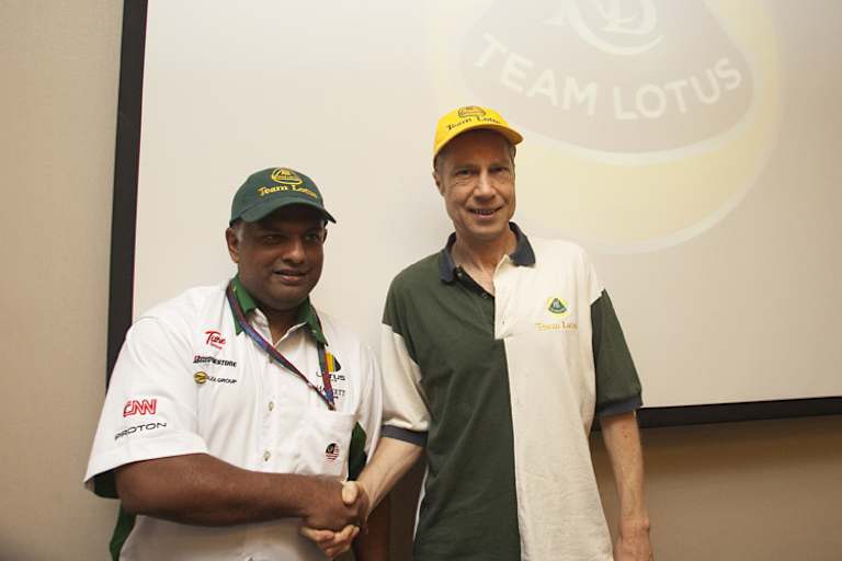 David Hunt 2010 mit AirAsia-Chef Tony Fernandes