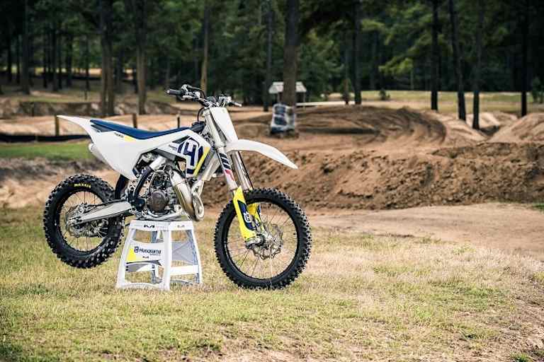Wie die Schwestermarke KTM bringt auch Husqvarna eine neue 85er für den Motocross-Nachwuchs