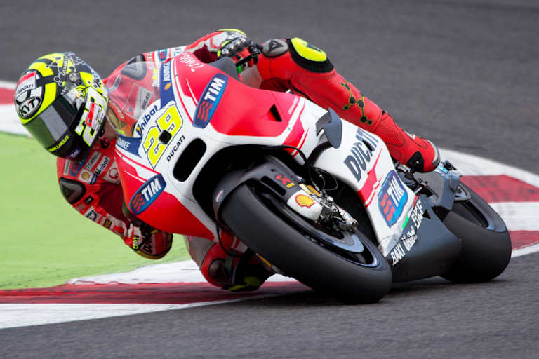 Andrea Iannone flitzte im FP2 auf den zweiten Platz