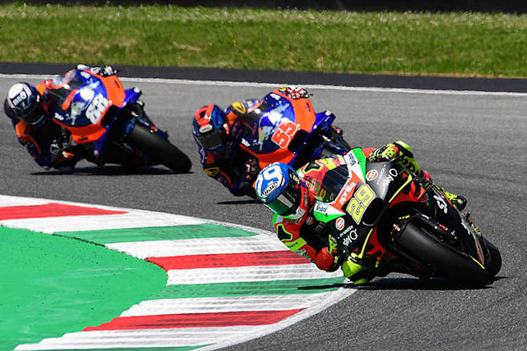 Das Rennen in Mugello: Iannone auf der Aprilia vor Syahrin und Oliveira