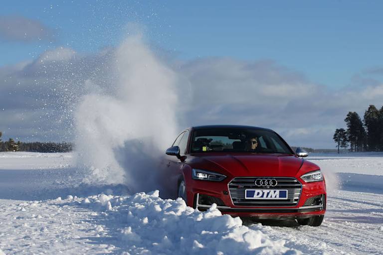 Die Fahrer traten in in Serienmodellen der drei Hersteller an
