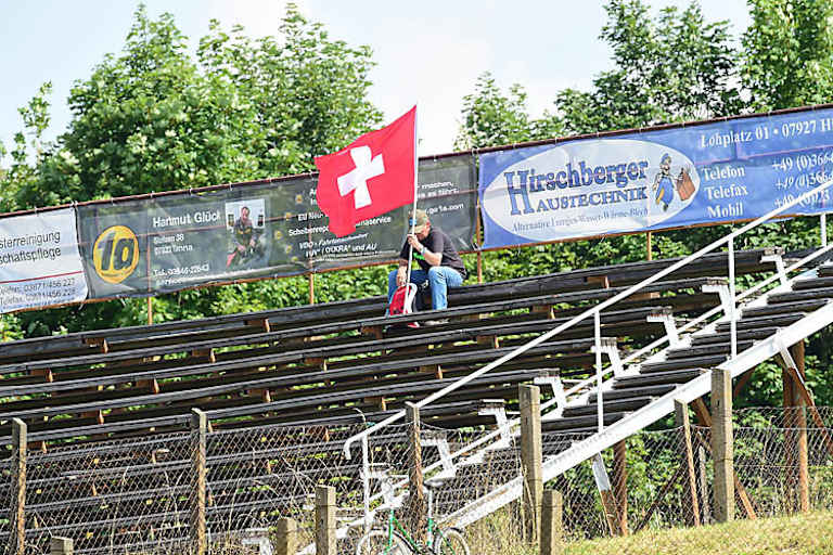 Der erste Fan aus der Schweiz ist schon da