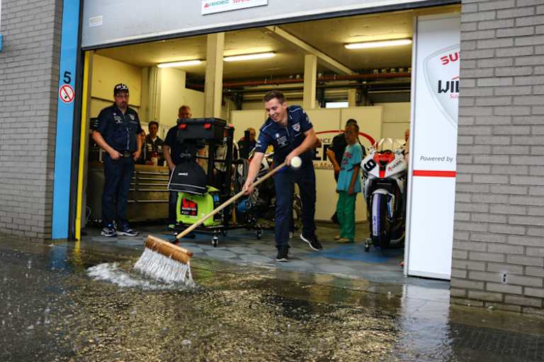 Die Fluten werden fachmännisch abgewehrt