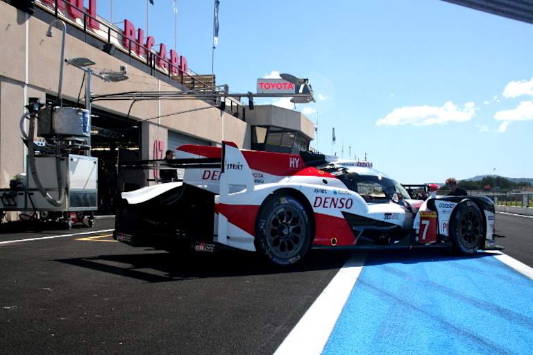 Von hinten: Der Toyota TS050 Hybrid 