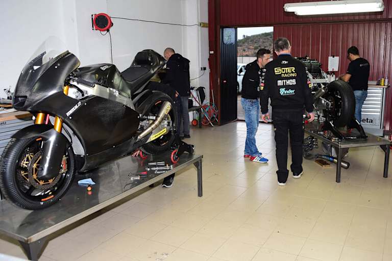 Dynavolt Intact GP: Am Montag und Dienstag wird mit den Suter-Bikes in Valencia getestet