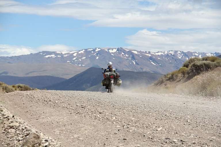 In der Tiefebene tropisch heiss, auf den Gebirgszügen der Anden manchmal saukalt - und man kann keinen Kleiderschrank voller Ausrüstung einpacken. 