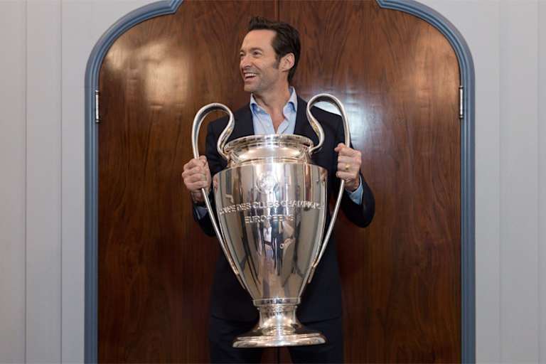 Mit Pokalen kennt sich Hugh Jackman aus