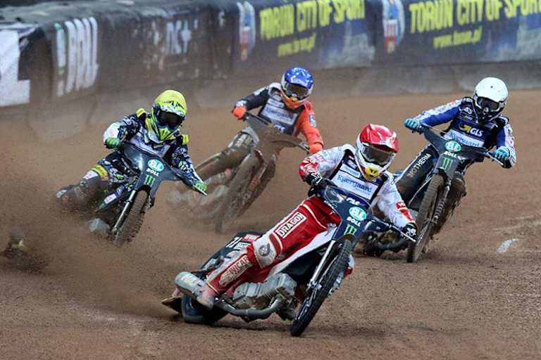 Stark: Maciej Janowski (rot) und WM-Leader Fredrik Lindgren (gelb)