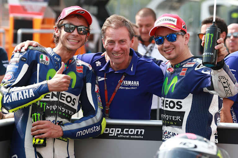 Lin Jarvis mit Valentino Rossi und Jorge Lorenzo