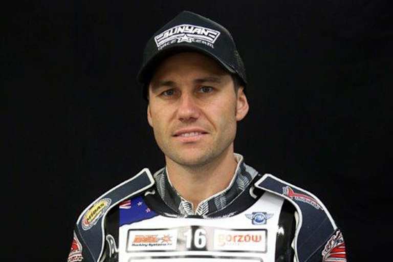 Jason Bunyan (li.) im Gespräch mit dem SPEEDWEEK-Redakteur