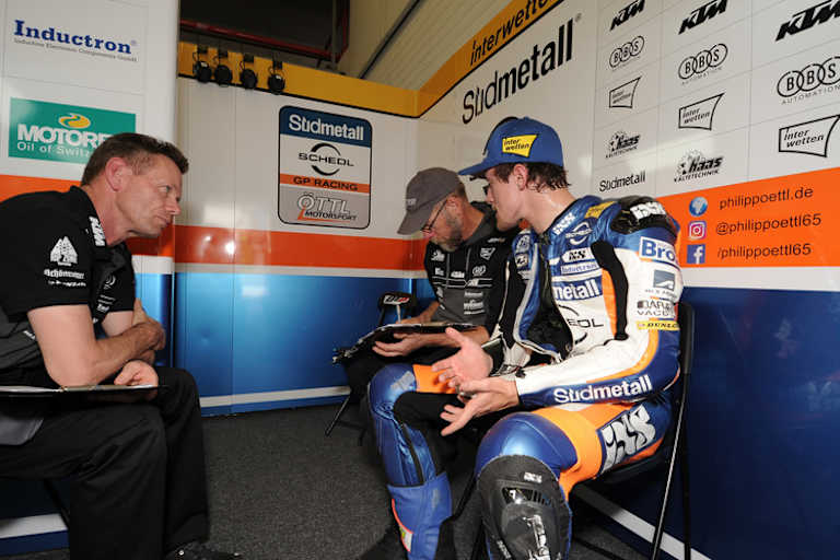 Öttl in der Box des Teams Südmetall Schedl GP Racing 