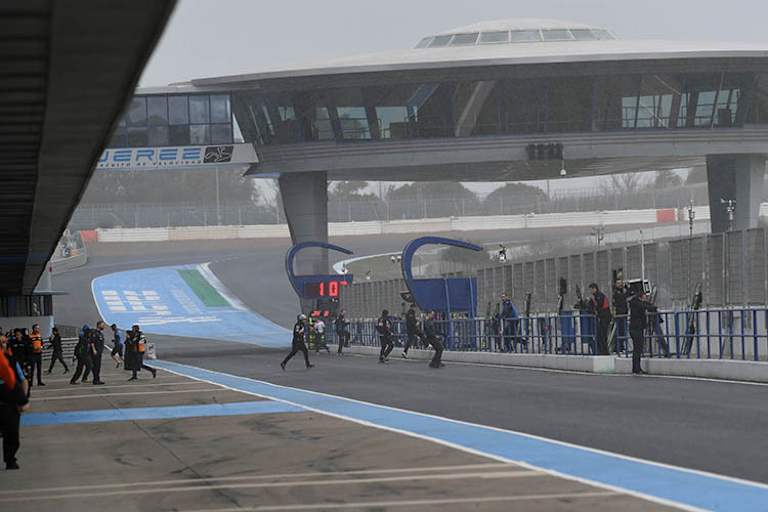 Francesco Bagnaia aus dem VR46-Team liegt derzeit vorne