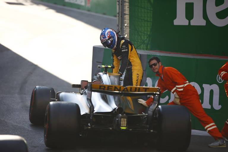 Bereits am Freitag verlor Jolyon Palmer wertvolle Streckenzeit