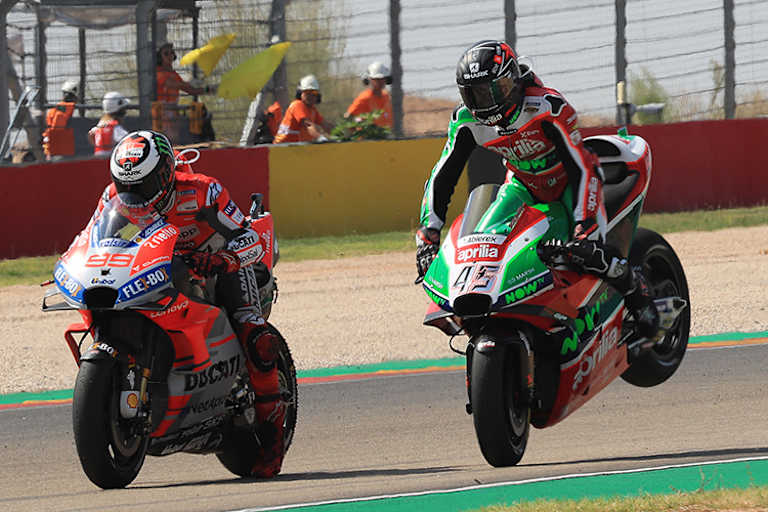 Ein Bild von 2018: Jorge Lorenzo (li.) mit Scott Redding