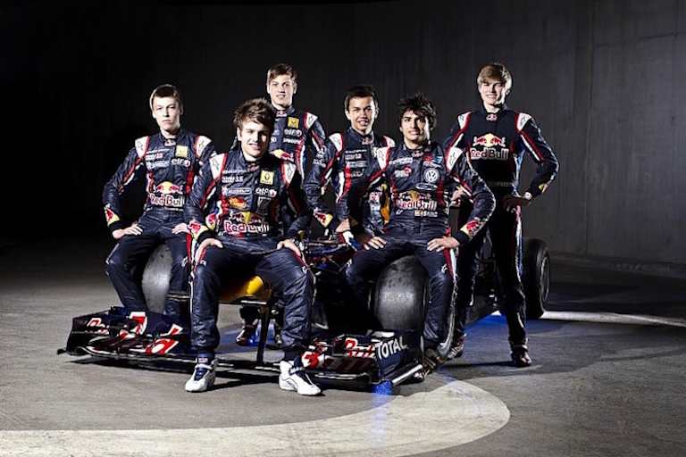 Die Junioren 2012: Ganz links Daniil Kvyat, Dritter von rechts Alex Albon, Zweiter von rechts Carlos Sainz