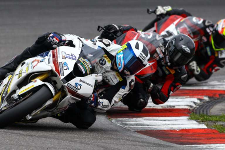 Das übliche Duell: BMW gegen Ducati