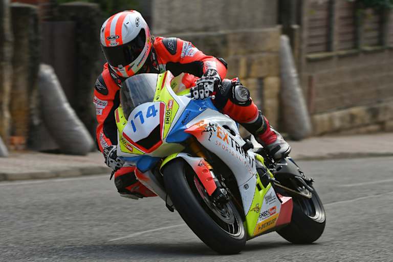 Kamil Holan gewann den ersten SSP-Lauf bei seinem Heimrennen