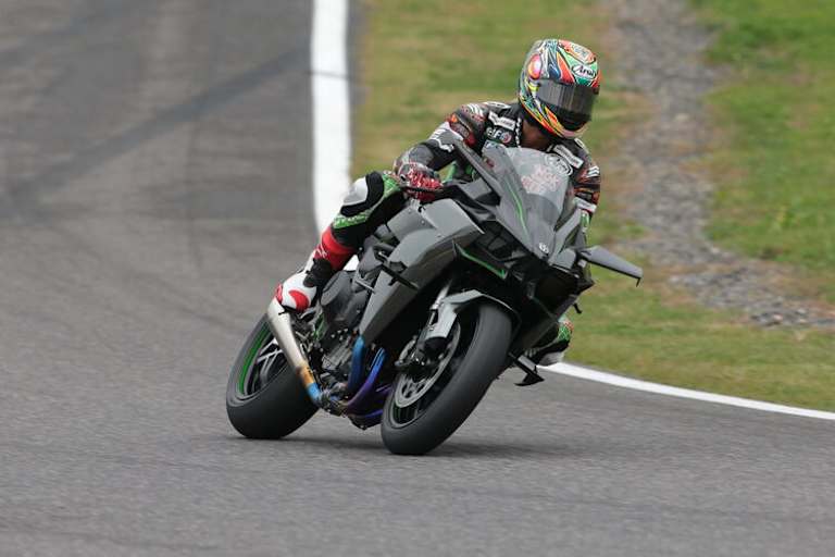 Die Kawasaki Ninja H2R hat 310 PS; die Straßenversion schafft 200 PS