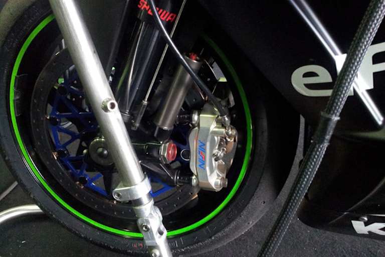Erstmals in Aragón zu sehen: Die Kawasaki ZX-10R mit Bremsen von Nissin
