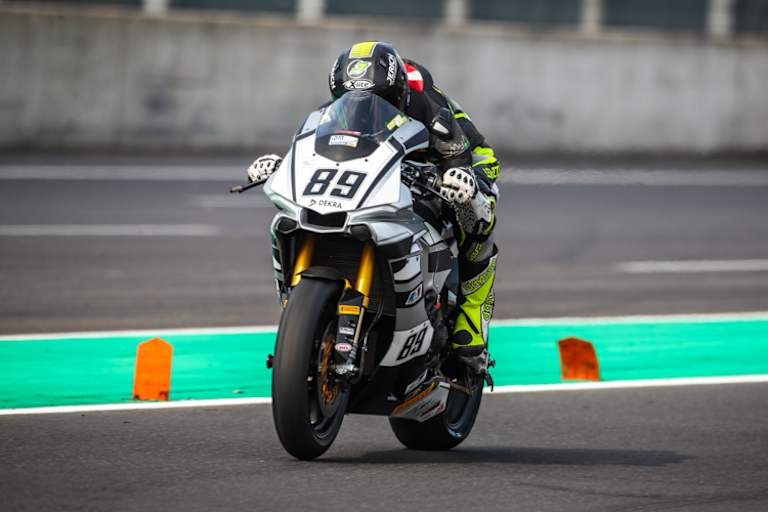 Mit der Yamaha auf der Jagd nach BMW