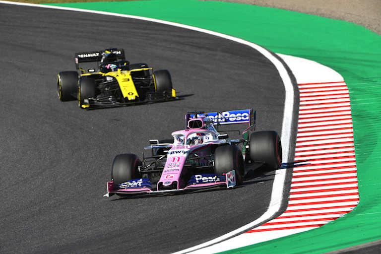 Sergio Pérez vor Daniel Ricciardo