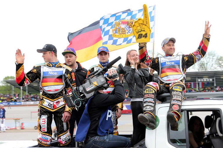 Die Fans in Landshut hoffen auf Härtel (Mitte) und Smolinski (re.)