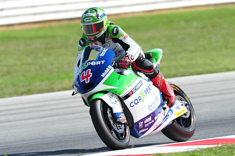 Randy Krummenacher auf der Suter des Technomag CarXpert-Teams