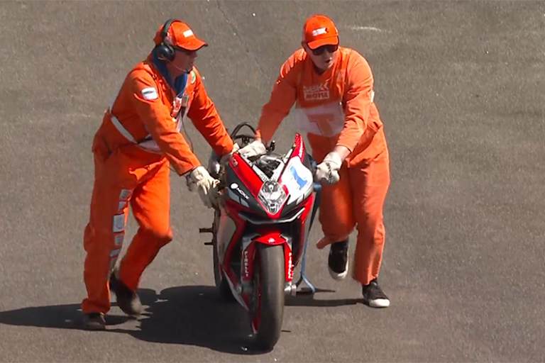 Gemeinsam Weltmeister: Randy Krummenacher und das Team Bardahl Evan Bros Yamaha