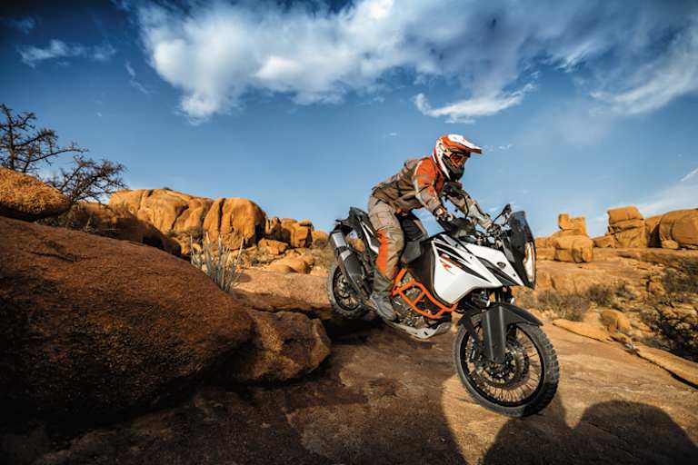 KTM 1090 Adventure R: Die geländetauglichste Reiseenduro muss aus Mattighofen kommen 