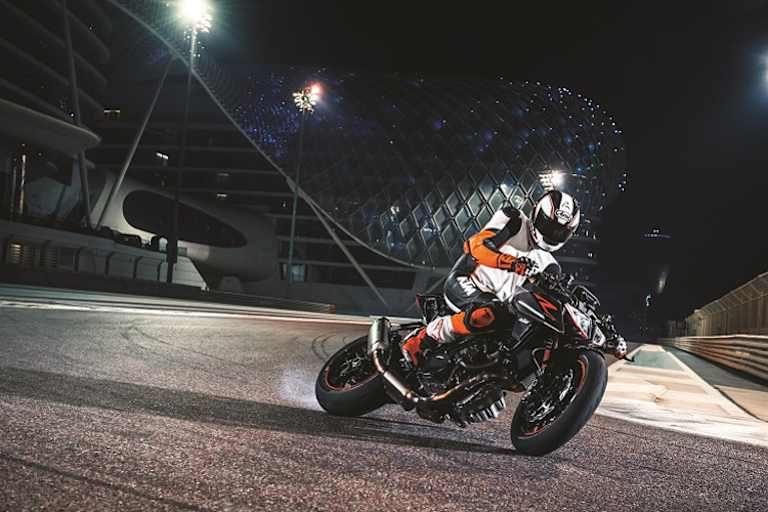 Bei der Überarbeitung der Super Duke R stand klar die Racetrack-Performance im Fokus