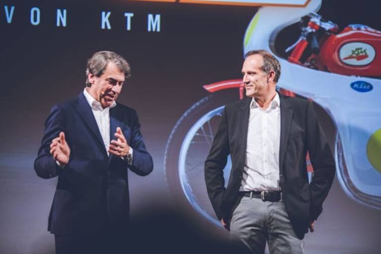 Heinz Kinigadner (rechts) überredete Stefan Pierer, KTM-Besitzer zu bleiben - was der Anfang einer Erfolgsgeschichte war 